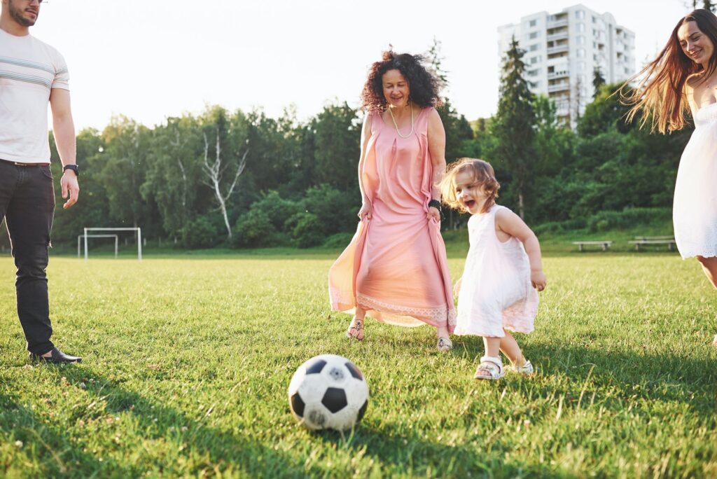 Relax with the whole family. Several gender generations came together for a walk in the park